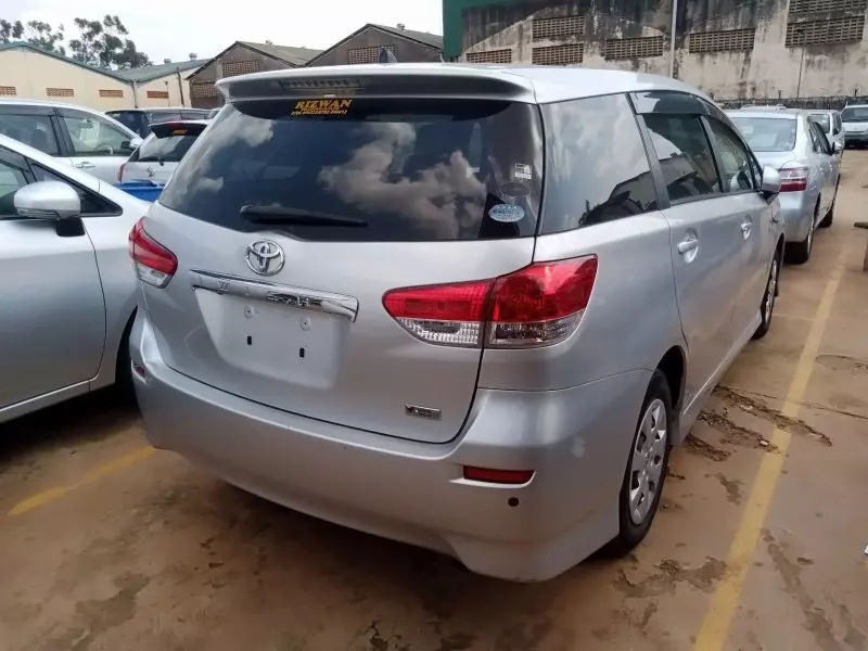 Toyota Wish   - 2012