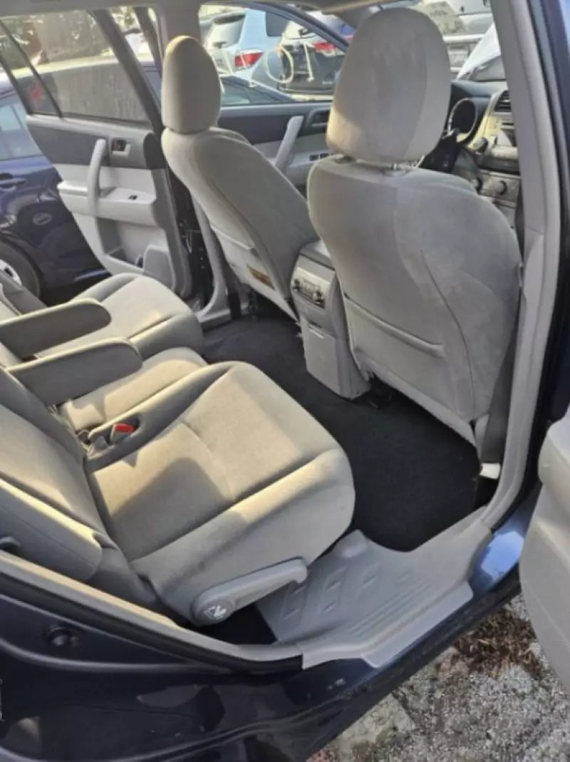 Toyota Highlander   - 2012