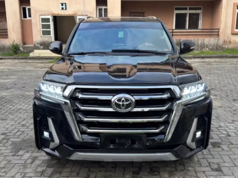 Toyota Land Cruiser - 2017