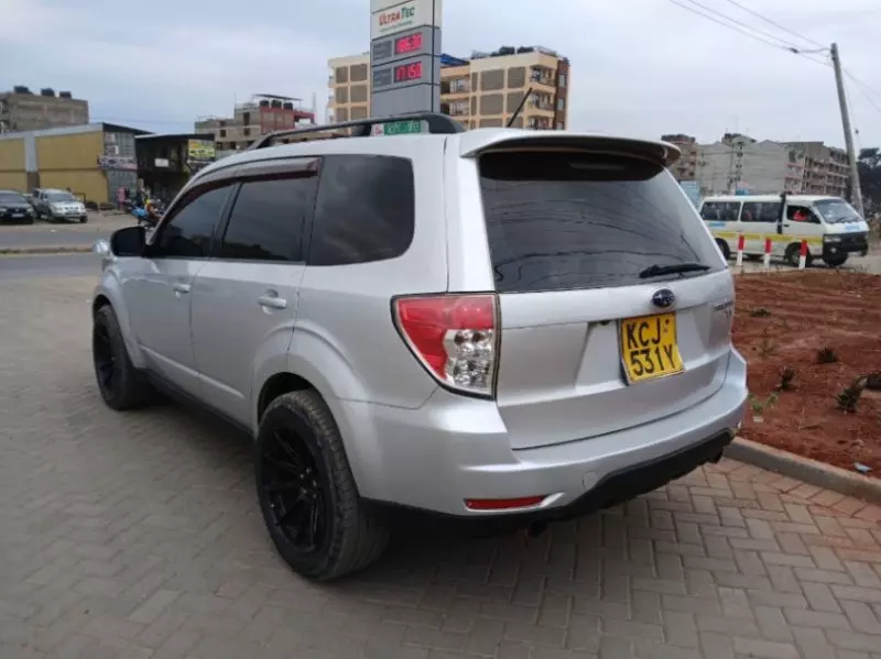 Subaru Forester   - 2010