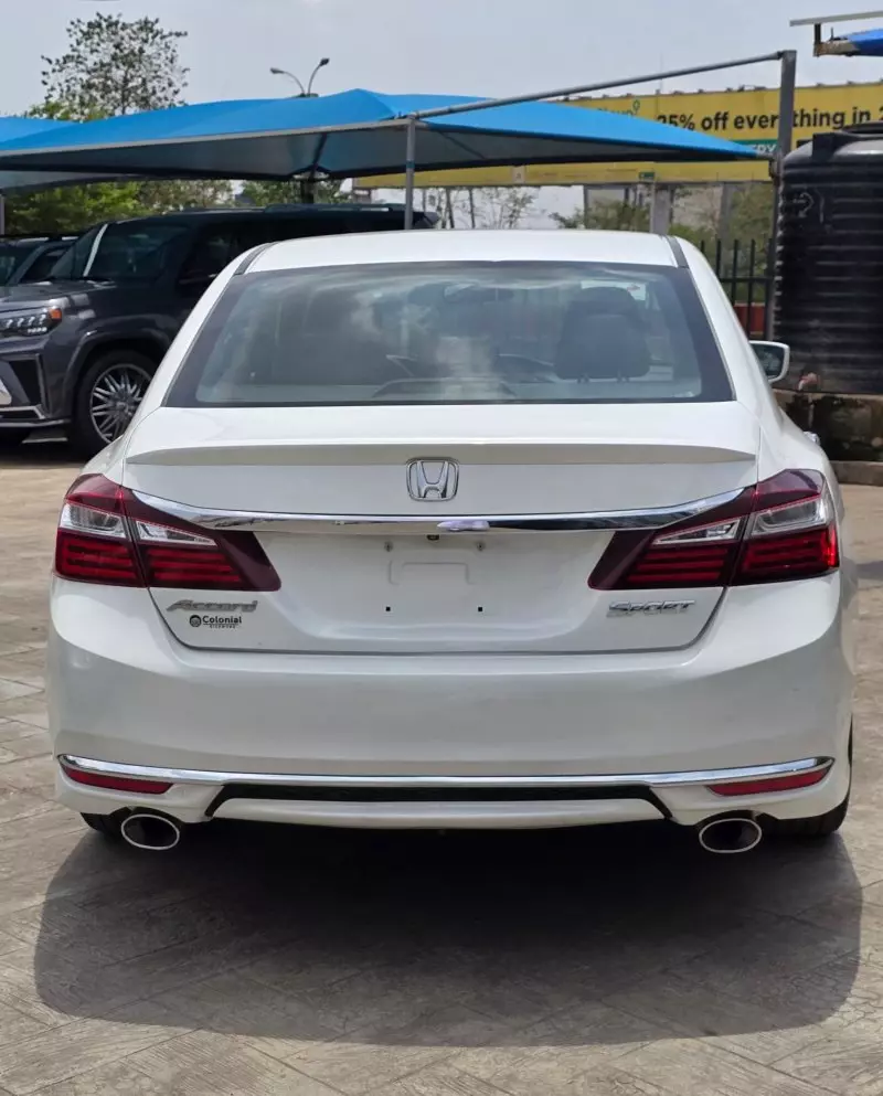 Honda Accord   - 2017
