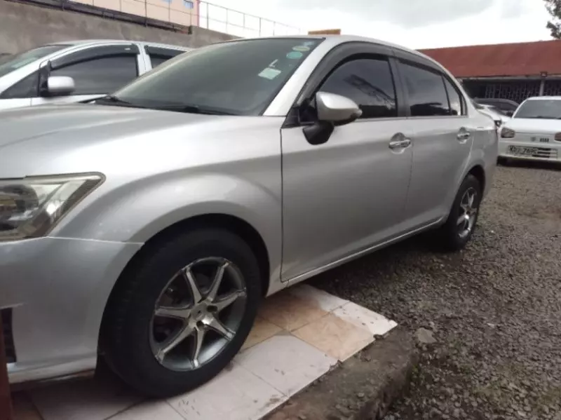 Toyota Axio    - 2013