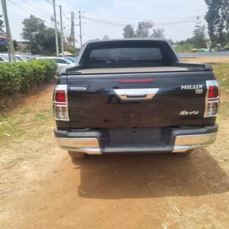 Toyota Hilux    - 2019