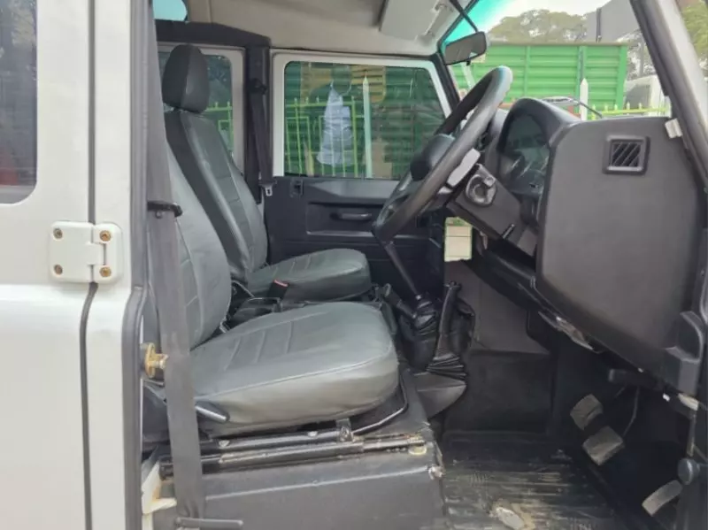 Land Rover Defender   - 2014