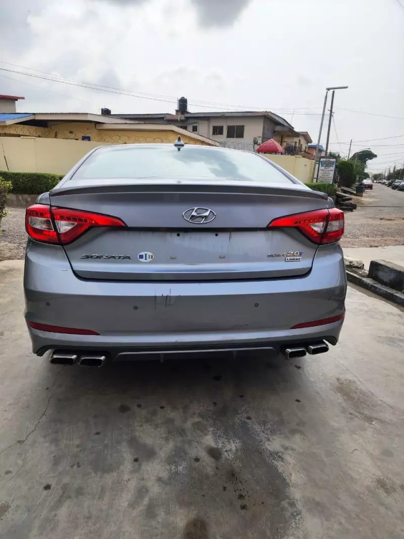 Hyundai Sonata   - 2015