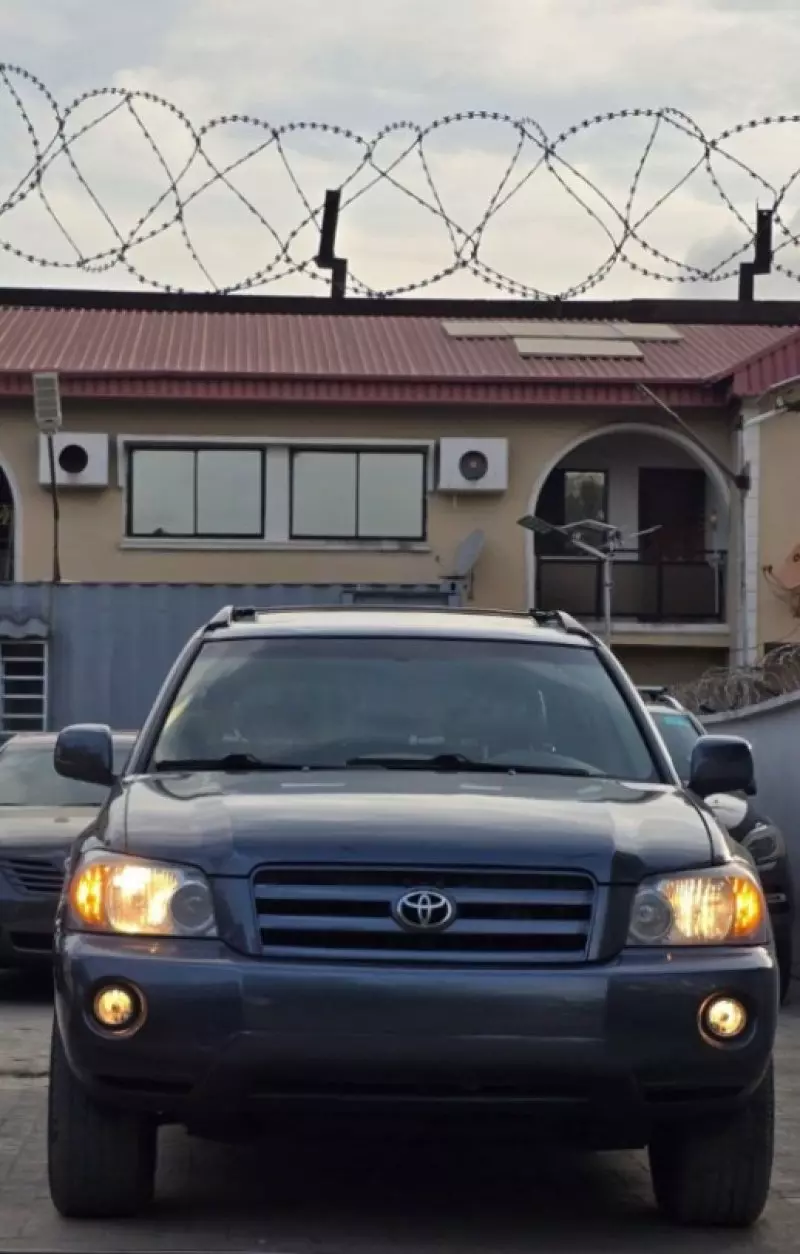 Toyota Highlander   - 2005