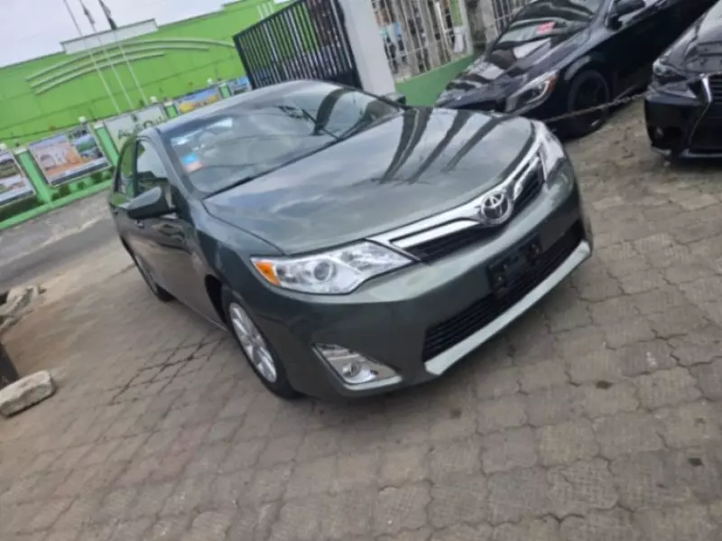 Toyota Camry   - 2014