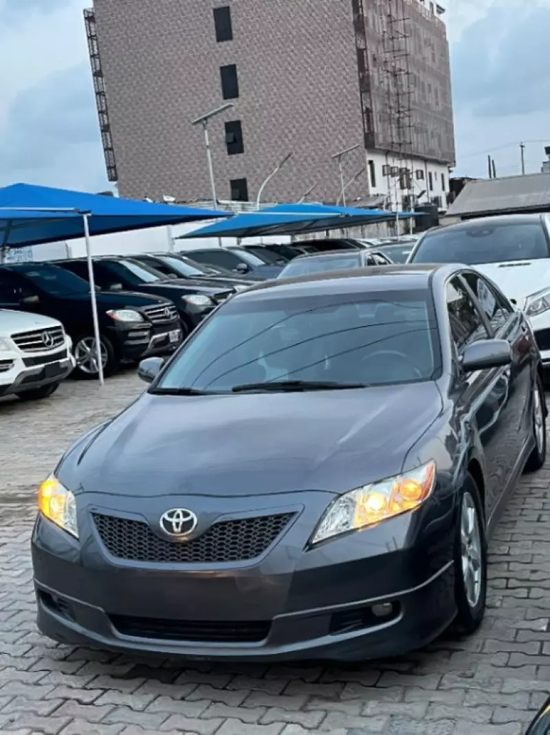 Toyota Camry   - 2007