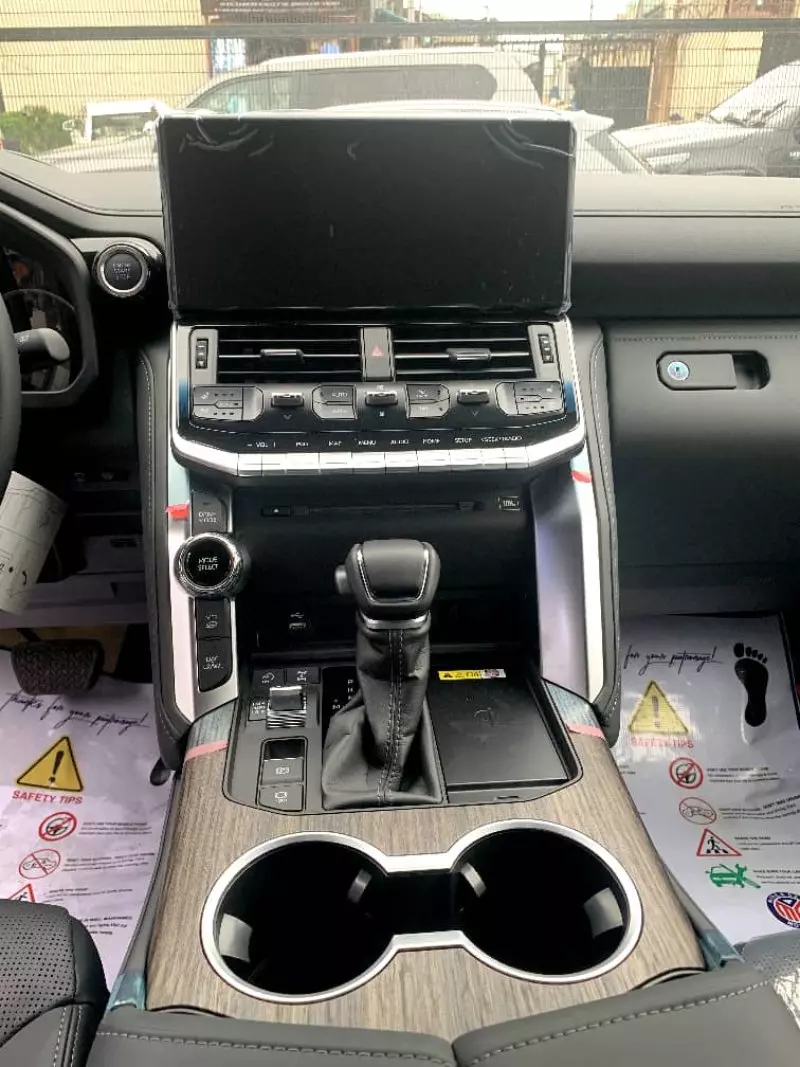 Toyota Land Cruiser   - 2024