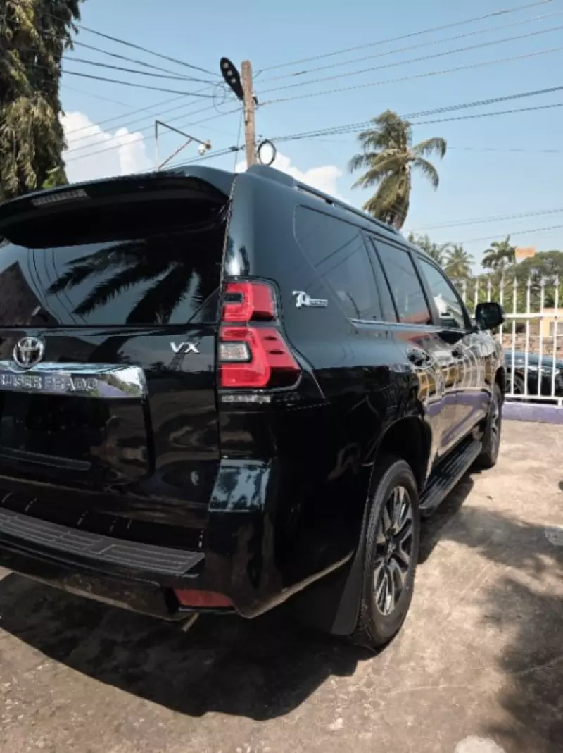 Toyota Landcruiser Prado   -