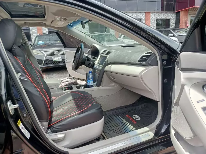 Toyota Camry   - 2011