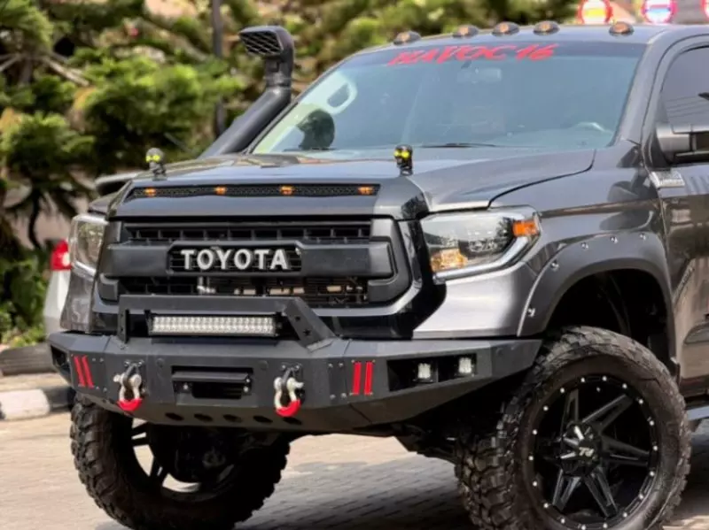 Toyota Tundra   - 2011