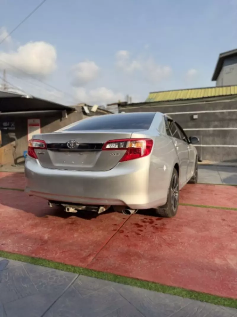 Toyota Camry   - 2014