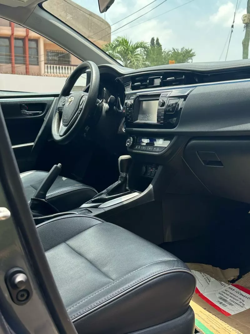 Toyota Corolla   - 2016
