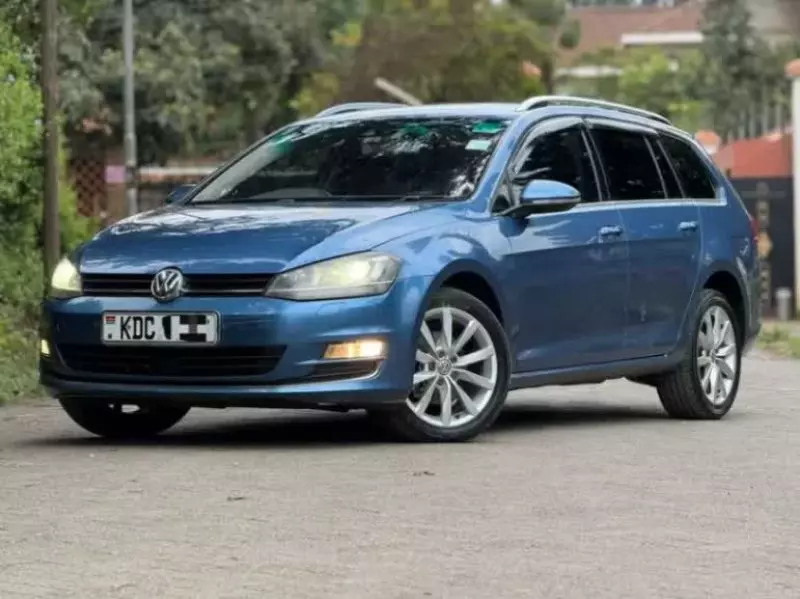 Volkswagen Golf   - 2014