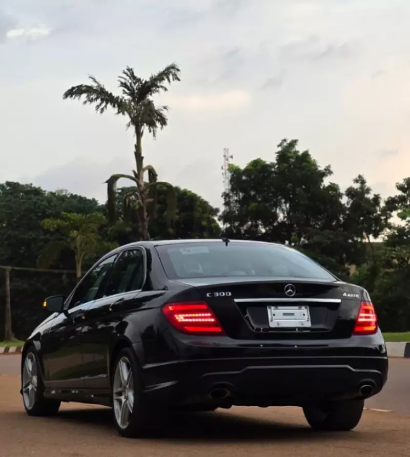 Mercedes-Benz C 300   - 2013