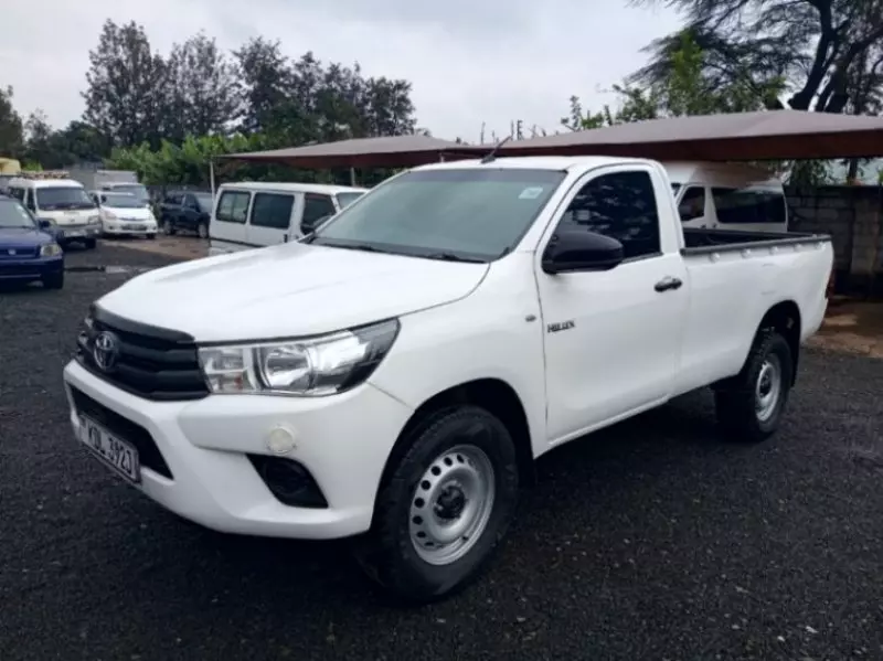Toyota Hilux   - 2022