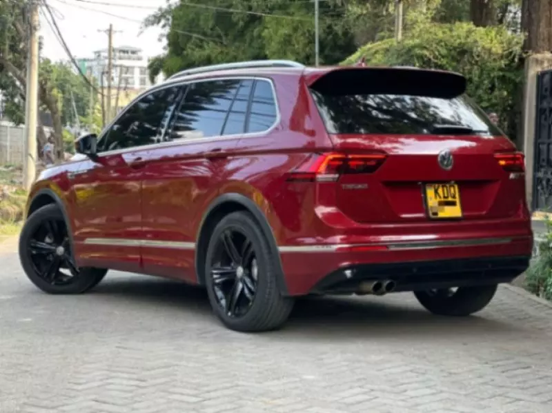 Volkswagen Tiguan   - 2017
