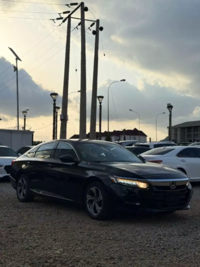 Honda Accord   - 2018