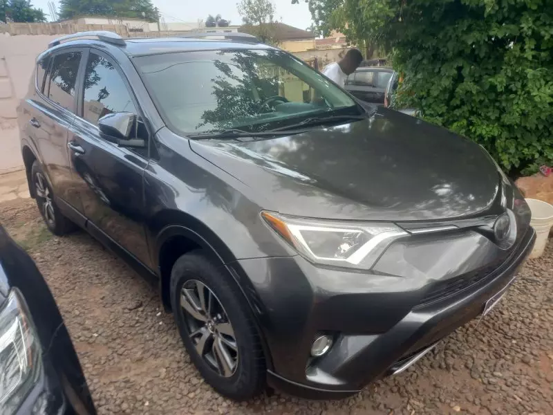 Toyota RAV 4   - 2018
