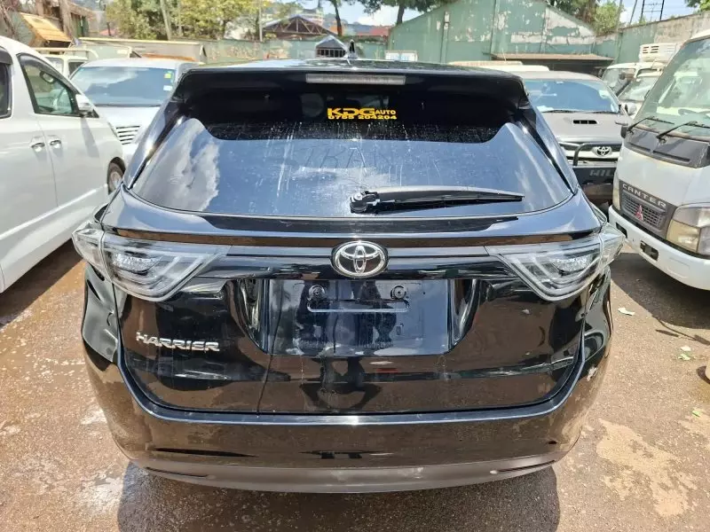 Toyota Harrier   - 2017