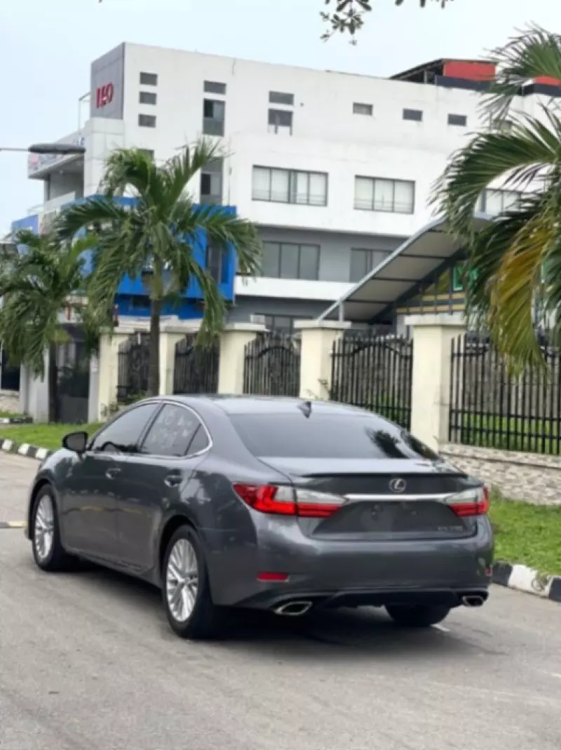 Lexus ES 350   - 2016