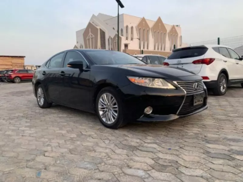 Lexus ES   - 2014