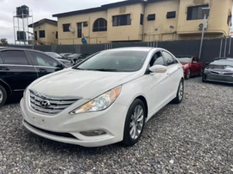 Hyundai Sonata   - 2015