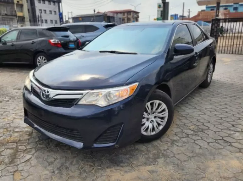 Toyota Camry   - 2014