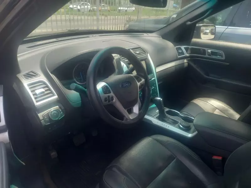 Ford Explorer   - 2015