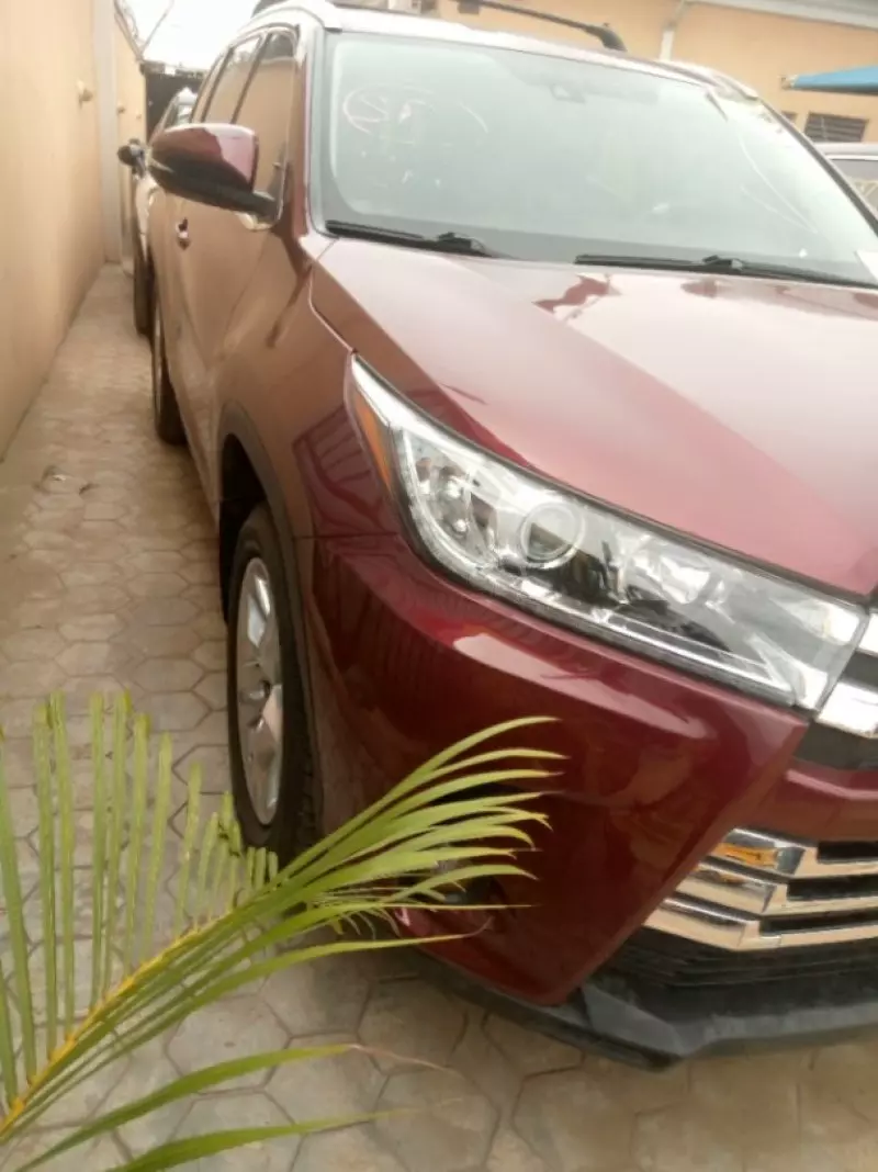 Toyota Highlander   - 2014