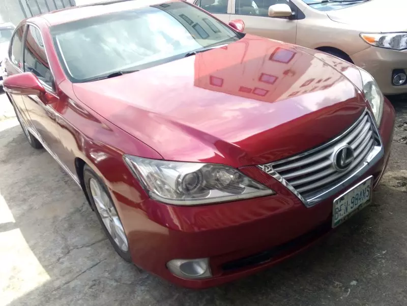 Lexus ES 350   - 2010