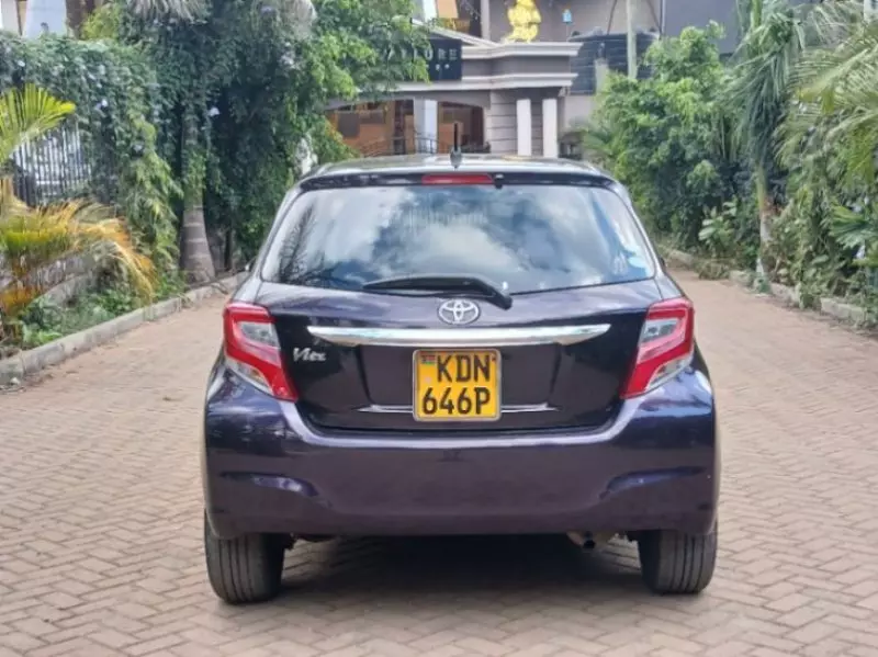 Toyota Vitz   - 2016
