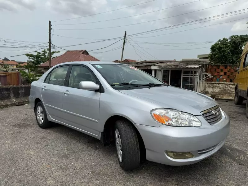 Toyota corolla   - 2006