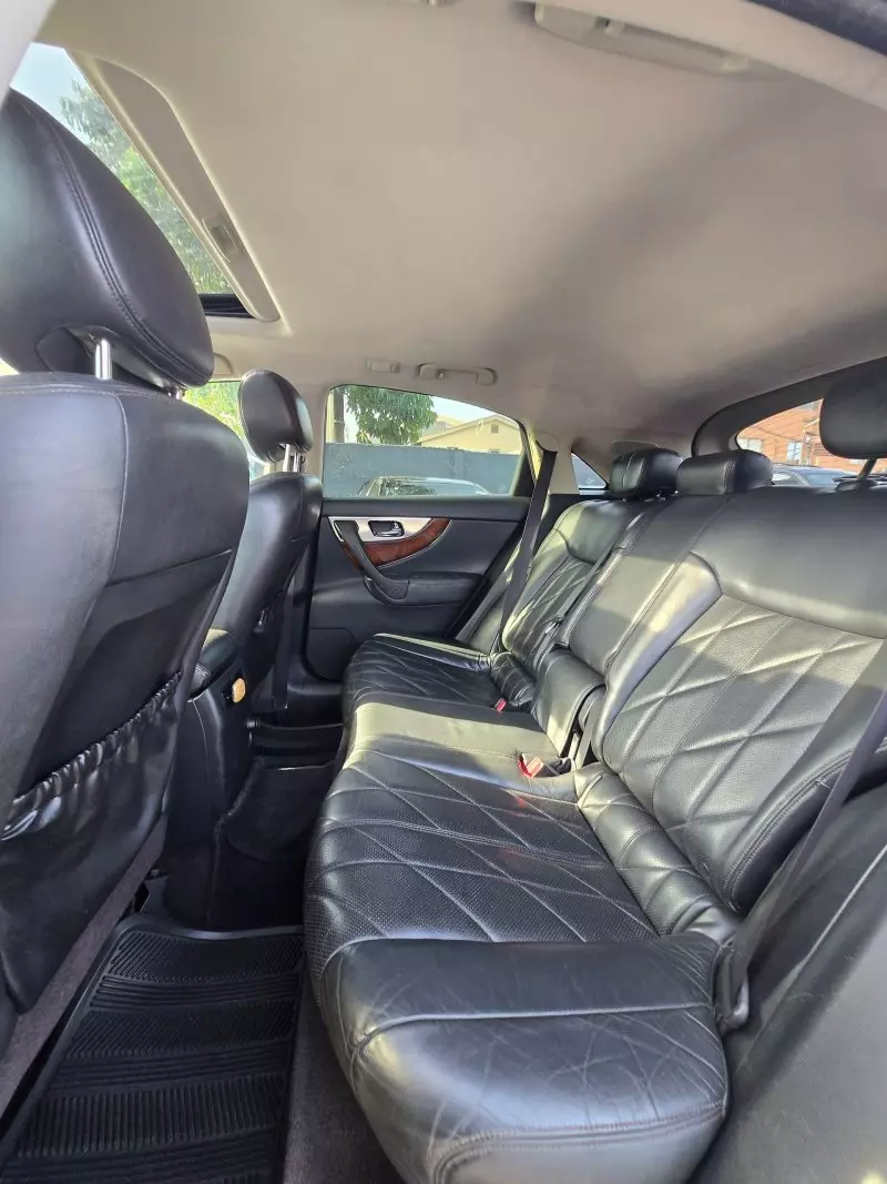 Infiniti FX 35   - 2010
