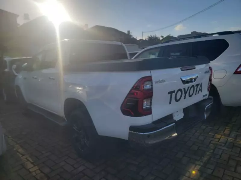 Toyota Hilux   - 2020