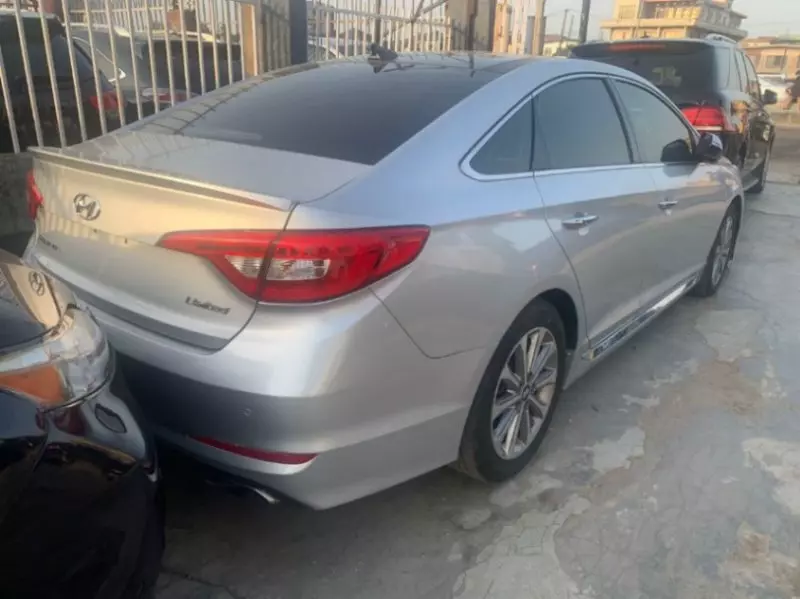 Hyundai Sonata   - 2016
