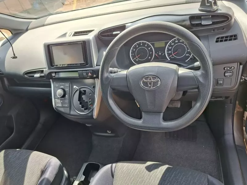 Toyota Wish   - 2011
