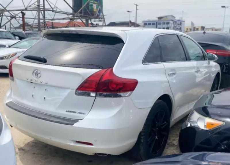 Toyota Venza   - 2015