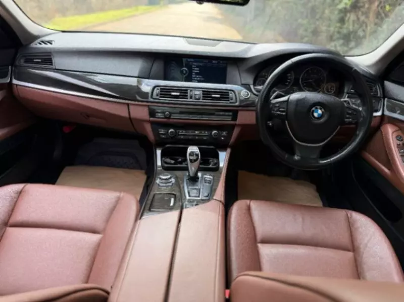 BMW 528i   - 2011