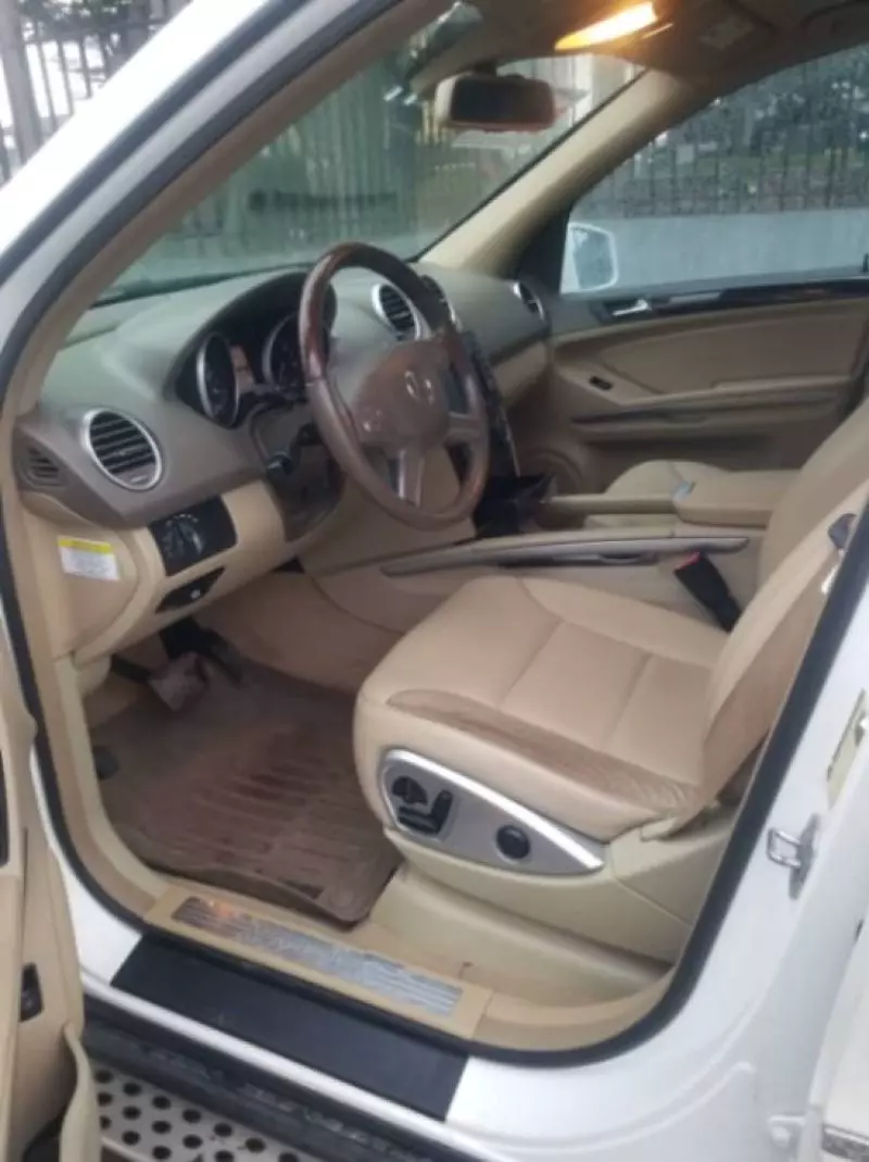Mercedes-Benz 350   - 2011