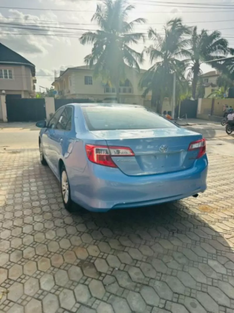 Toyota Camry   - 2012