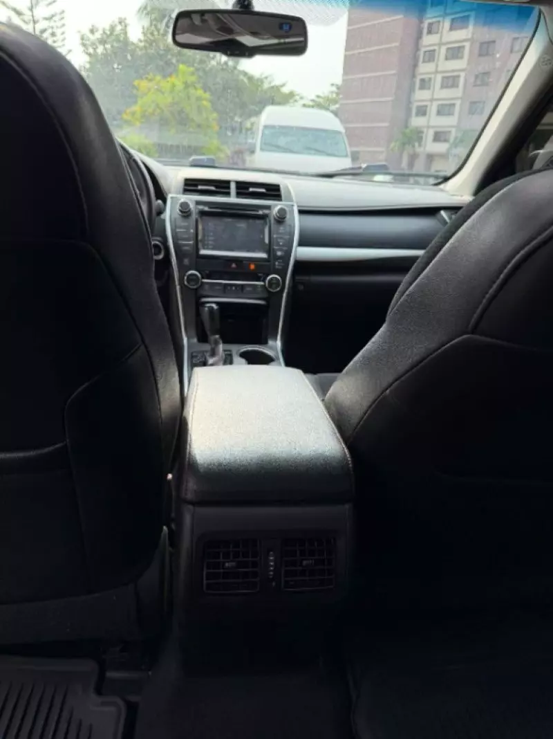 Toyota Camry - 2015