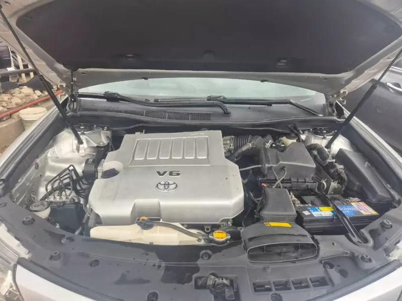 Toyota camry   - 2012