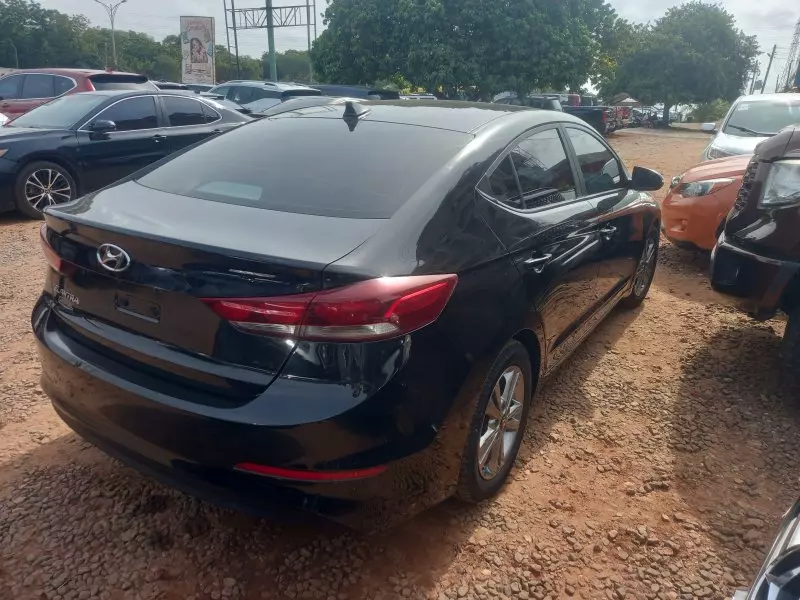 Hyundai Elantra   - 2018