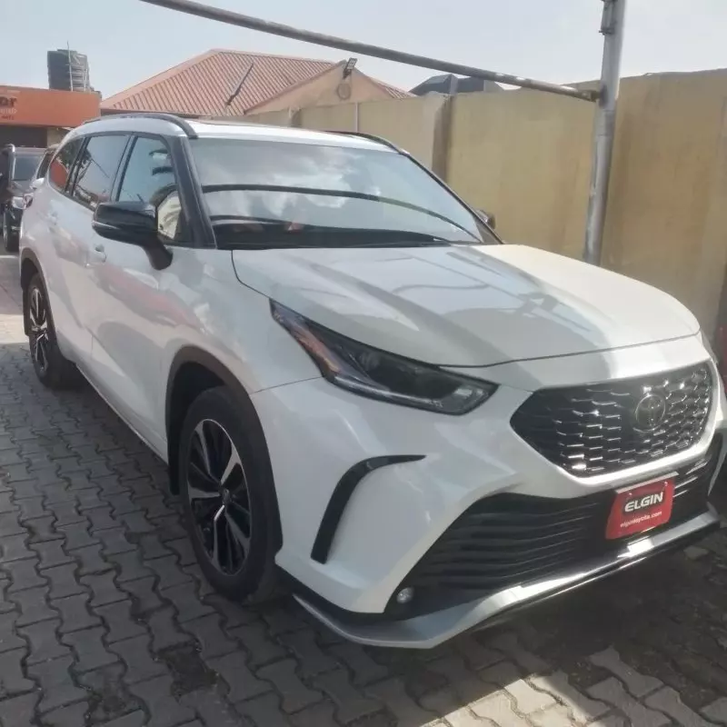 Toyota Highlander   - 2021