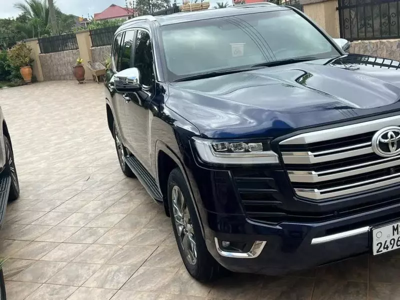 Toyota Land Cruiser VX   - 2021