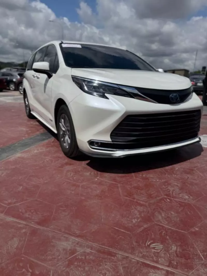 Toyota Sienna   - 2021