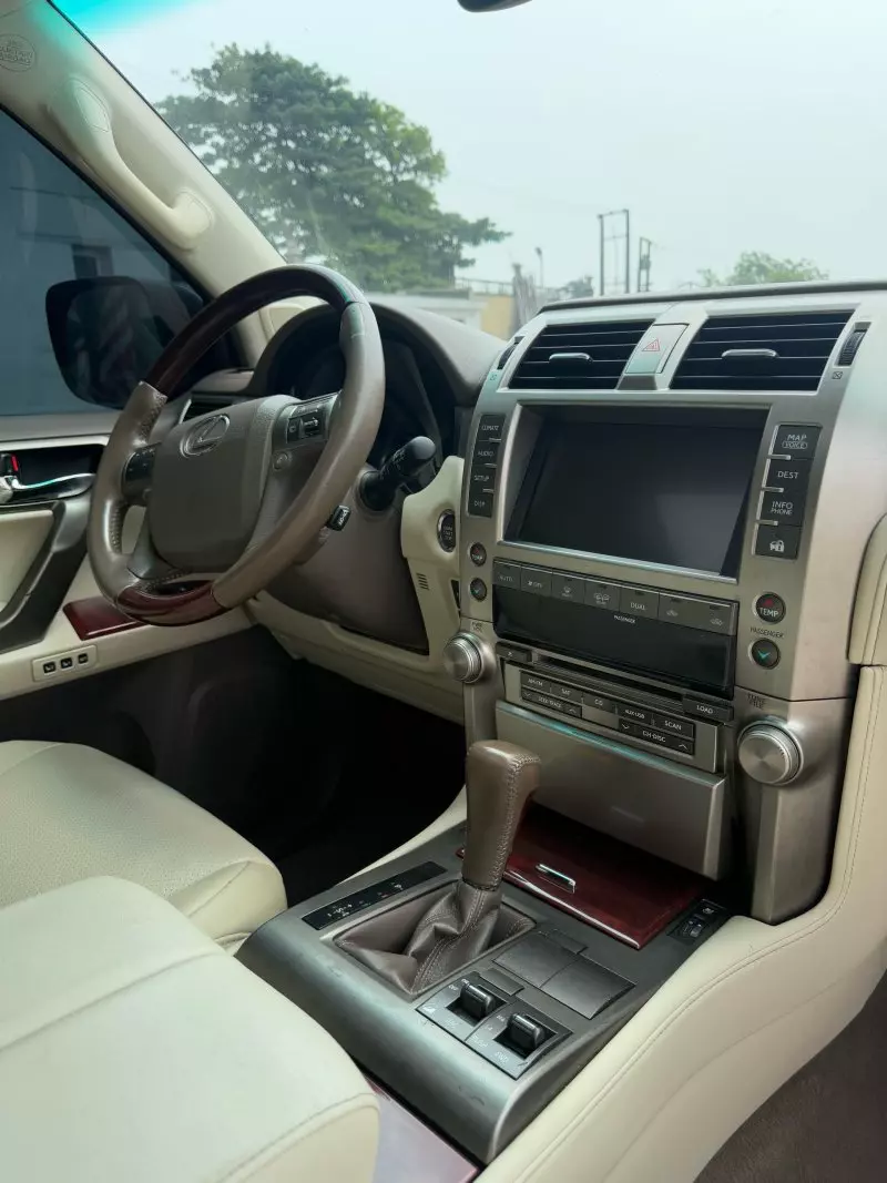 Lexus GX 460   - 2013