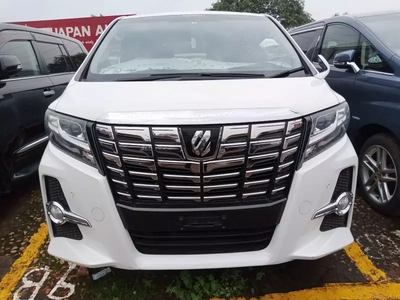 Toyota Alphard   - 2015